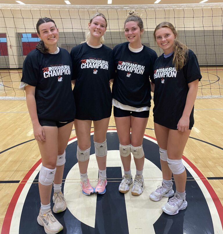 4v4 Volleyball – Women’s : Emma the slammer