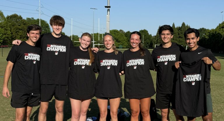 4v4 Soccer – CoRec : Team Hollstrom