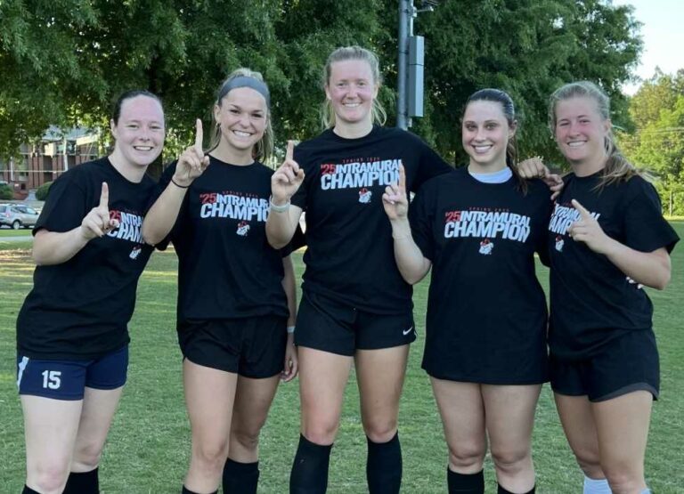 4v4 Soccer – Women’s : Vet Dawgs